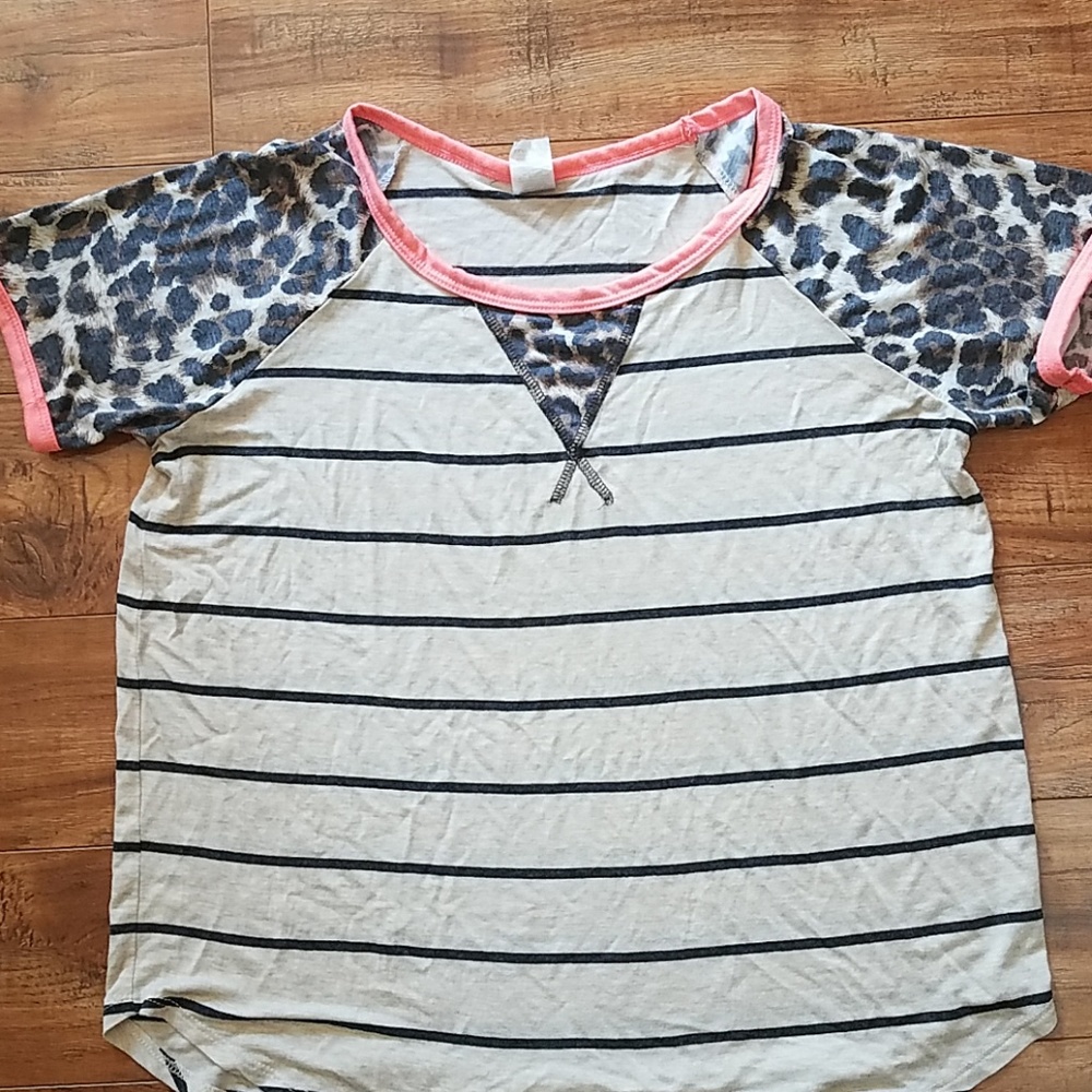 Stripped tee with leopard detail